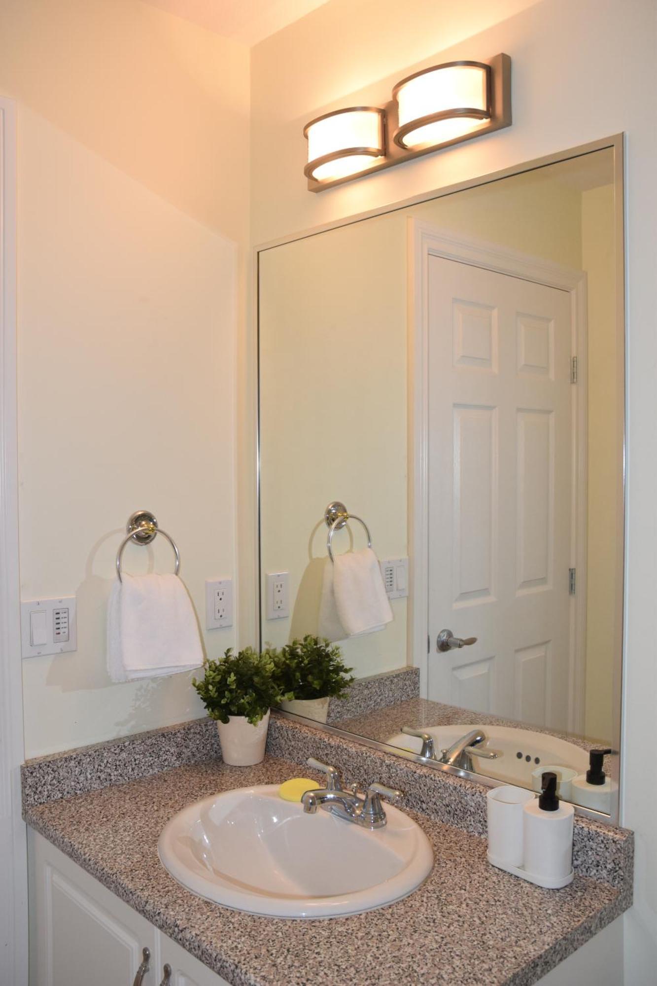 A Private Suite In Port Moody Exterior foto